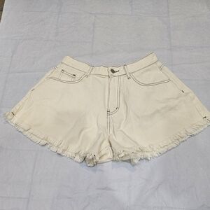 Cream Frayed Hem Women Shorts Size L